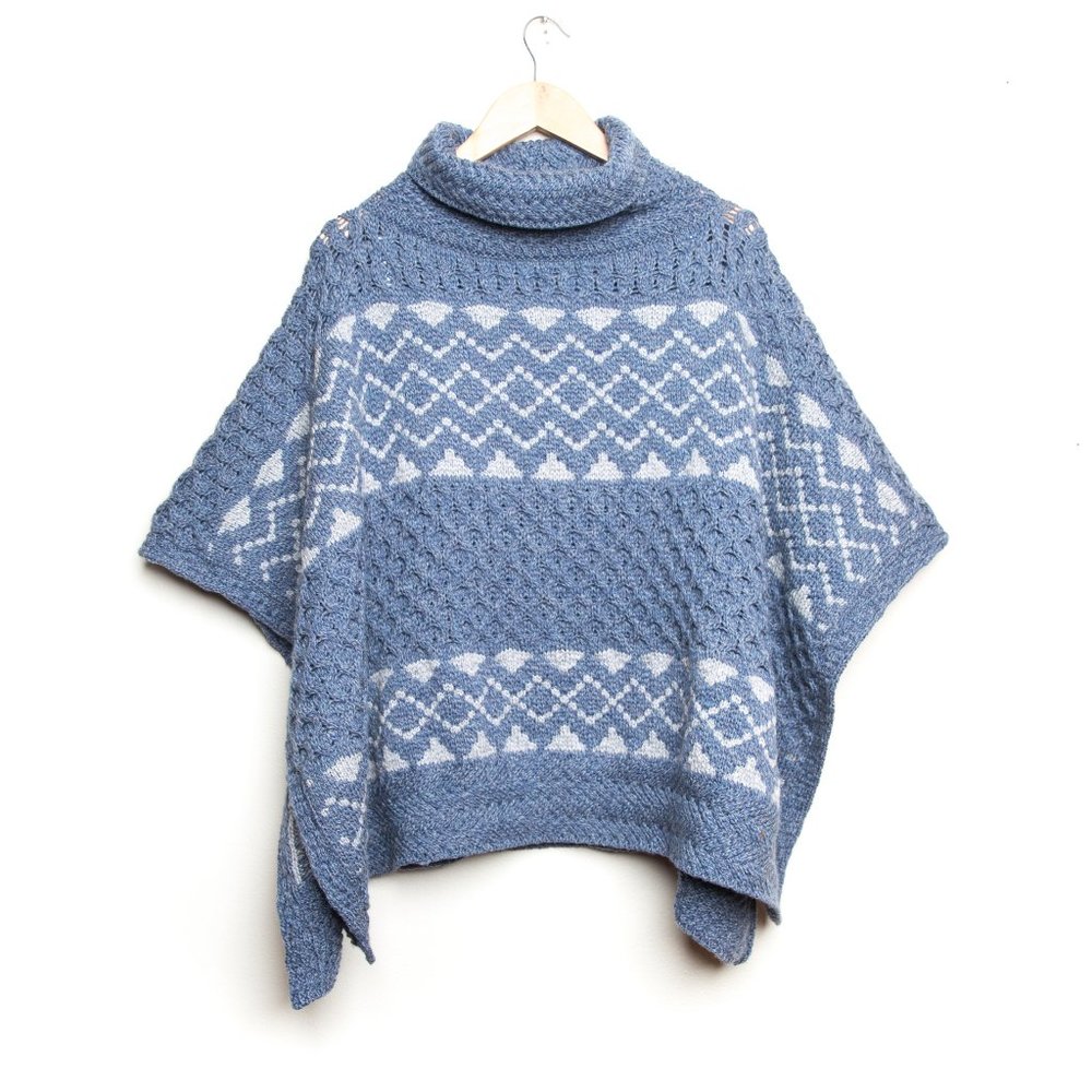 Vintage Carraig Donn Wool Knit Poncho Cape